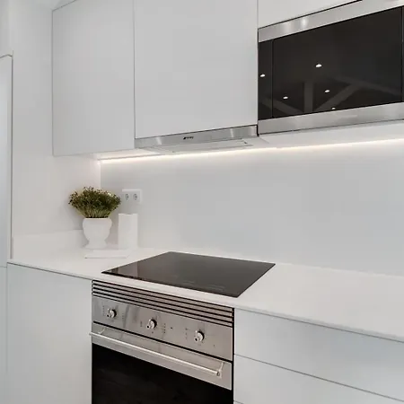 2br Renovated Duplex - Ac - Lx Factory *