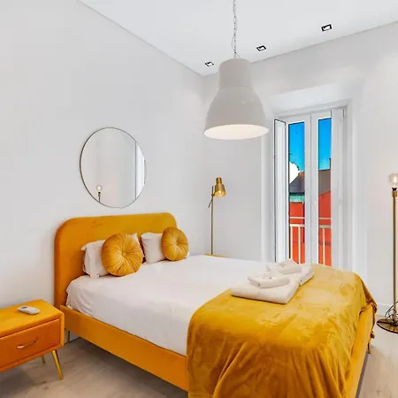 Apartment 2br Renovated Duplex - Ac - Lx Factory *
